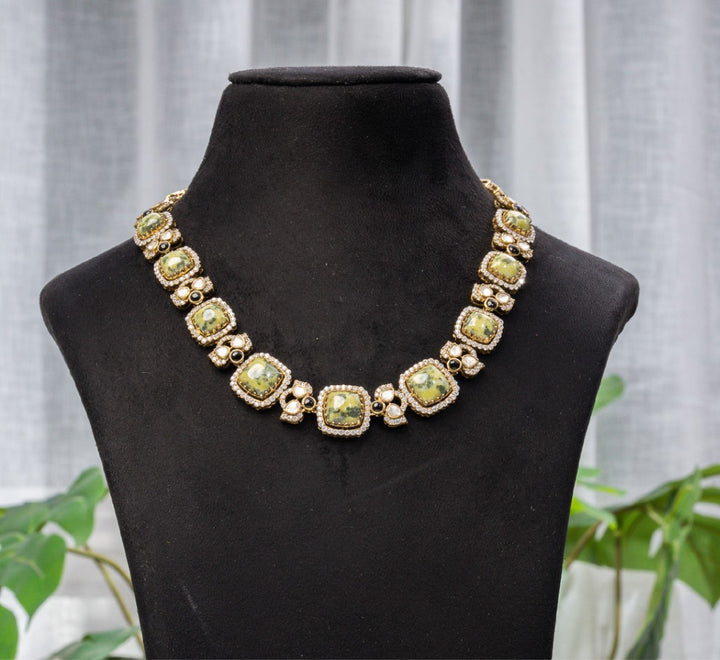 Olive Royale Cabochon Necklace with Earrings