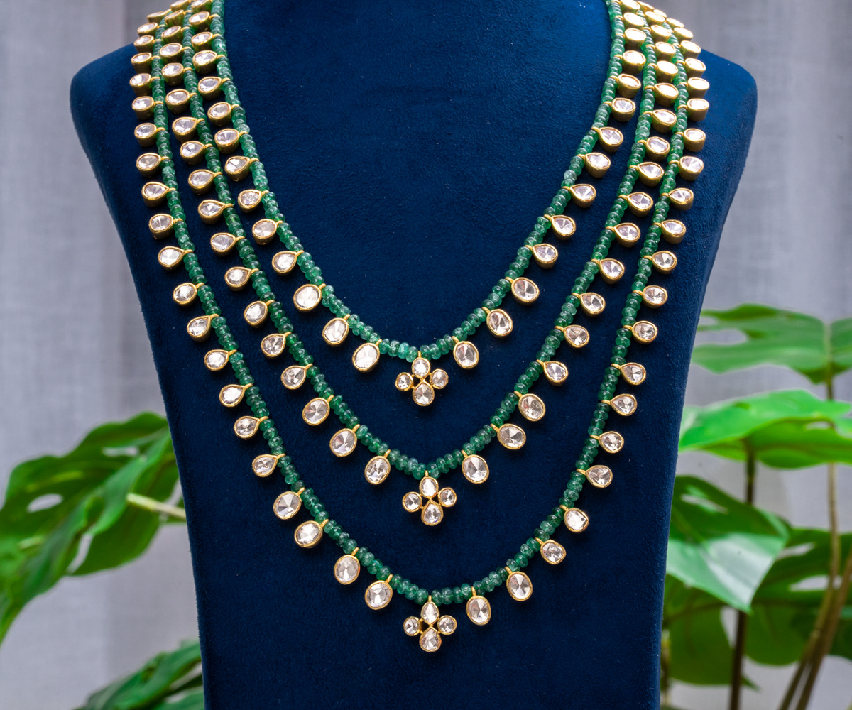 Emerald Bead Layered Haar
