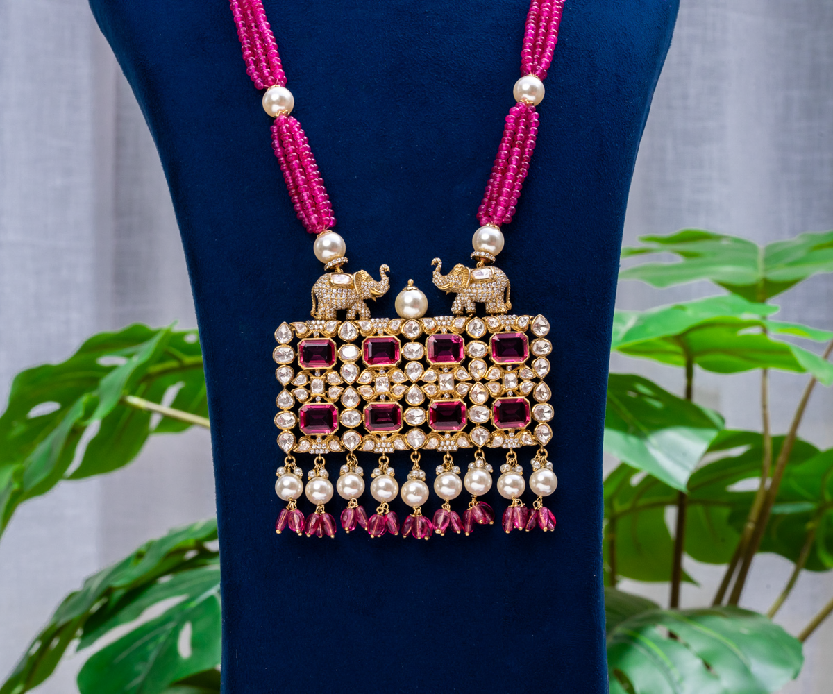 Elephant Motif Heritage Haar Set