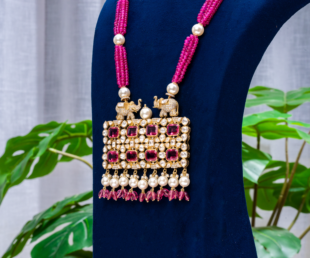 Elephant Motif Heritage Haar Set