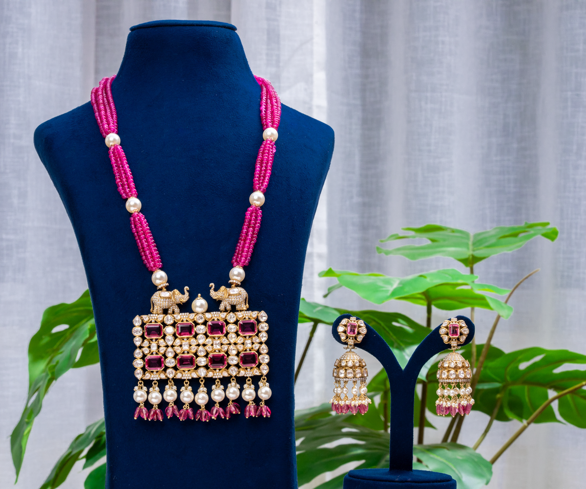 Elephant Motif Heritage Haar Set