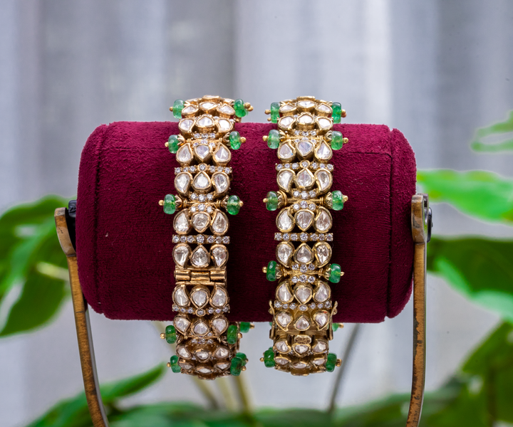 Emerald Accented Moissanite Kada