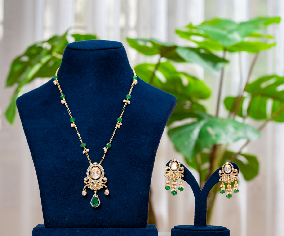 Emerald Pear-Drop Pendant Set